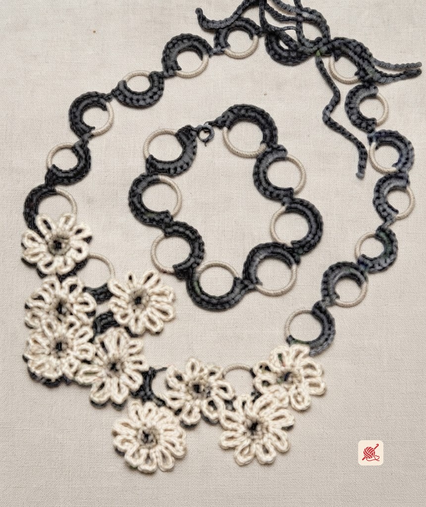 Daisy Necklace & Bracelet Pattern #2108