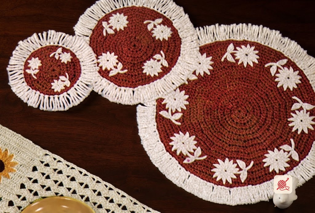 Daisy Time Table Doily Pattern #5